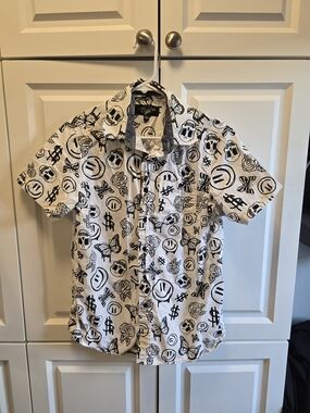 Eighty Eight Men's White Button-Front Shirt Skull, Butterfly Smiley Face Small